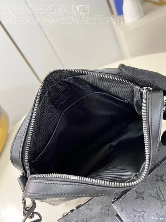 Affordable VUITTON LOUIS TRIO MESSENGER 0523